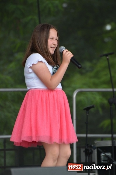 Zdjęcie w galerii na portalu naszraciborz.pl: Tańce, muzyka i VIP-y. Powiat świętował na zamku [FOTO] wiadomości z regionu