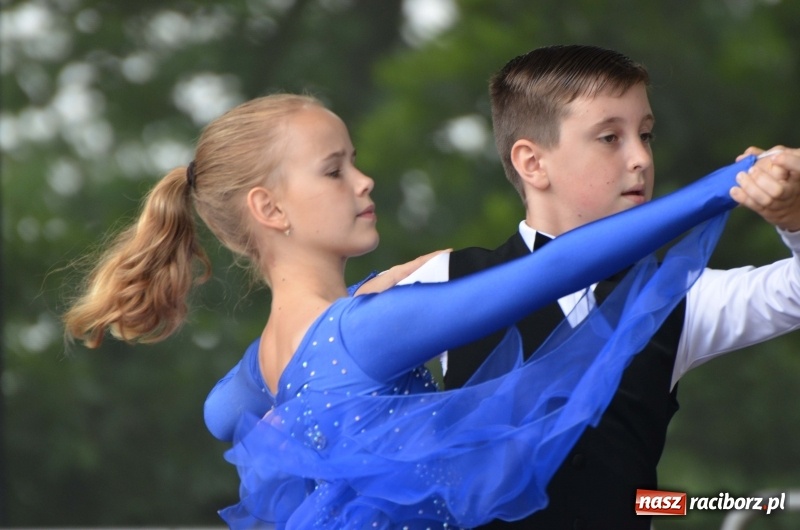 Zdjęcie w galerii na portalu naszraciborz.pl: Tańce, muzyka i VIP-y. Powiat świętował na zamku [FOTO] wiadomości z regionu