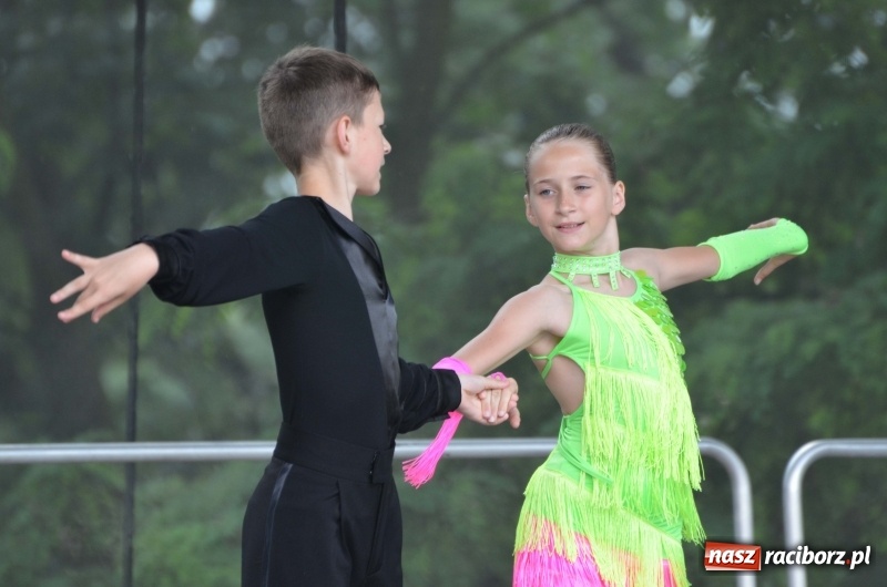 Zdjęcie w galerii na portalu naszraciborz.pl: Tańce, muzyka i VIP-y. Powiat świętował na zamku [FOTO] wiadomości z regionu