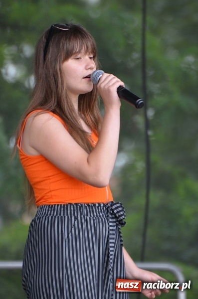 Zdjęcie w galerii na portalu naszraciborz.pl: Tańce, muzyka i VIP-y. Powiat świętował na zamku [FOTO] wiadomości z regionu