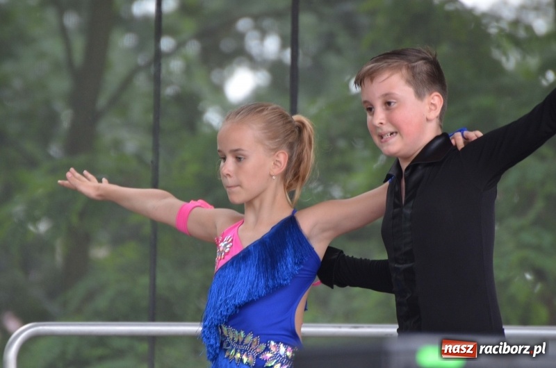 Zdjęcie w galerii na portalu naszraciborz.pl: Tańce, muzyka i VIP-y. Powiat świętował na zamku [FOTO] wiadomości z regionu