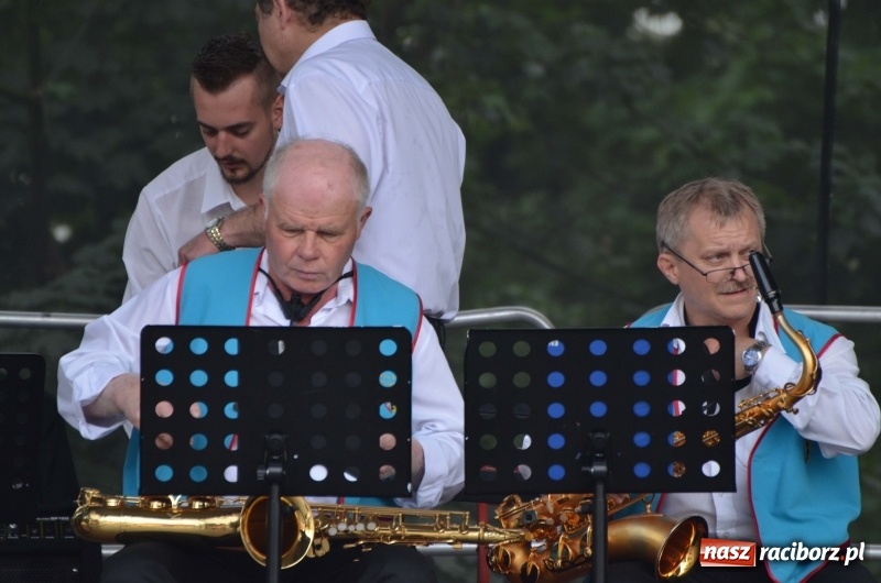 Zdjęcie w galerii na portalu naszraciborz.pl: Tańce, muzyka i VIP-y. Powiat świętował na zamku [FOTO] wiadomości z regionu