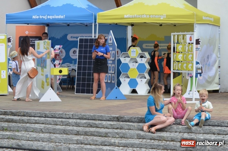 Zdjęcie w galerii na portalu naszraciborz.pl: Tańce, muzyka i VIP-y. Powiat świętował na zamku [FOTO] wiadomości z regionu