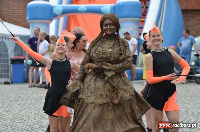 Zdjęcie w galerii na portalu naszraciborz.pl: Tańce, muzyka i VIP-y. Powiat świętował na zamku [FOTO] wiadomości z regionu