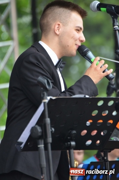 Zdjęcie w galerii na portalu naszraciborz.pl: Tańce, muzyka i VIP-y. Powiat świętował na zamku [FOTO] wiadomości z regionu