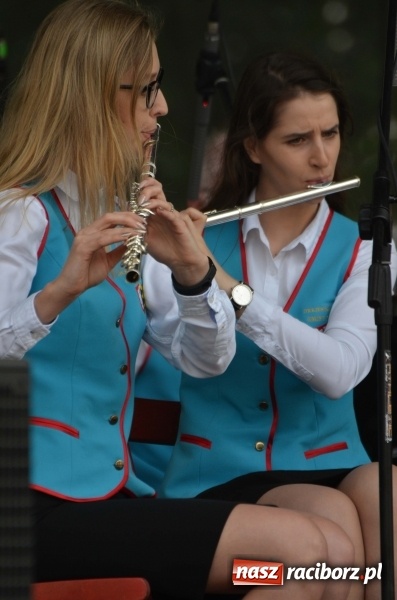 Zdjęcie w galerii na portalu naszraciborz.pl: Tańce, muzyka i VIP-y. Powiat świętował na zamku [FOTO] wiadomości z regionu