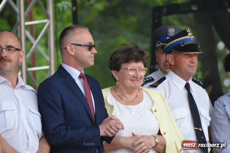 Zdjęcie w galerii na portalu naszraciborz.pl: Tańce, muzyka i VIP-y. Powiat świętował na zamku [FOTO] wiadomości z regionu