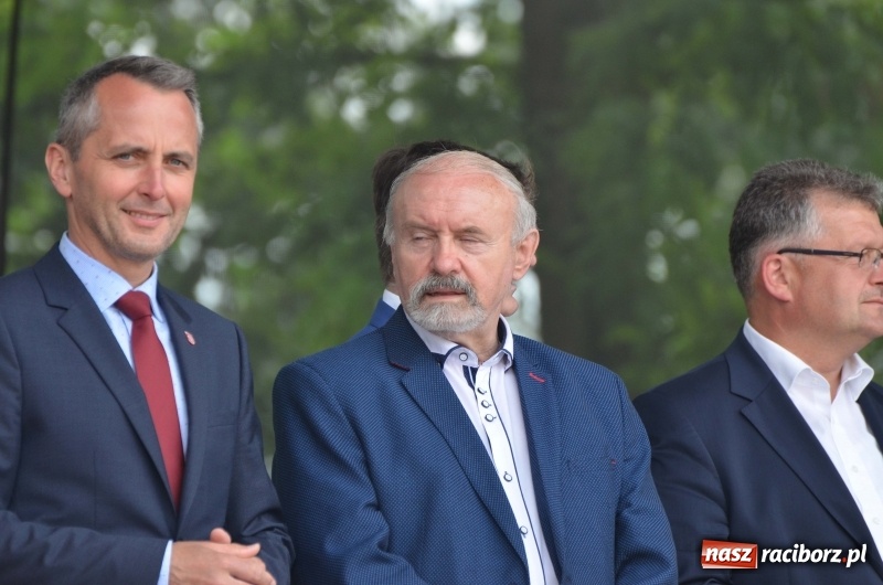 Zdjęcie w galerii na portalu naszraciborz.pl: Tańce, muzyka i VIP-y. Powiat świętował na zamku [FOTO] wiadomości z regionu