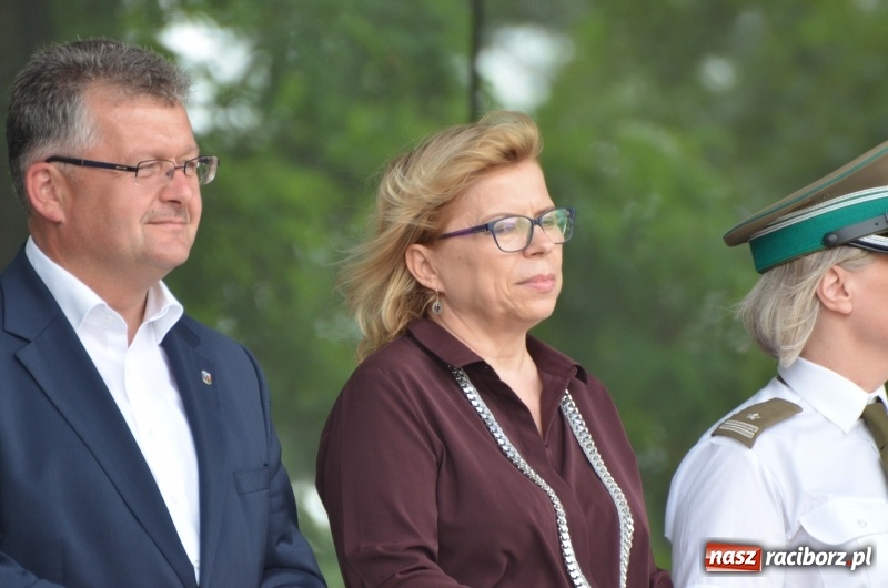 Zdjęcie w galerii na portalu naszraciborz.pl: Tańce, muzyka i VIP-y. Powiat świętował na zamku [FOTO] wiadomości z regionu