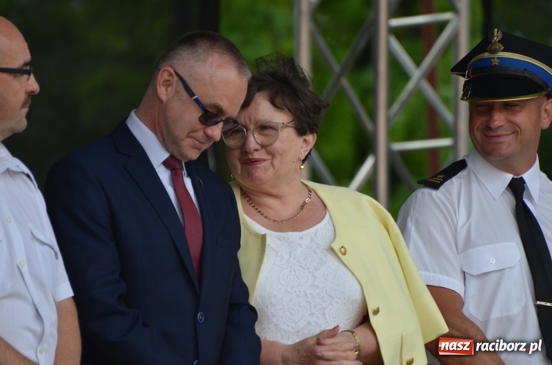 Zdjęcie w galerii na portalu naszraciborz.pl: Tańce, muzyka i VIP-y. Powiat świętował na zamku [FOTO] wiadomości z regionu