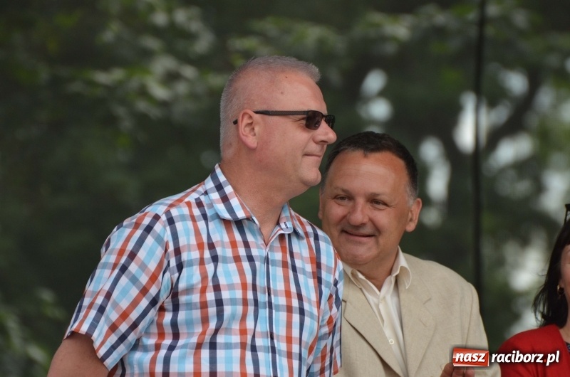 Zdjęcie w galerii na portalu naszraciborz.pl: Tańce, muzyka i VIP-y. Powiat świętował na zamku [FOTO] wiadomości z regionu