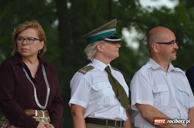Zdjęcie w galerii na portalu naszraciborz.pl: Tańce, muzyka i VIP-y. Powiat świętował na zamku [FOTO] wiadomości z regionu