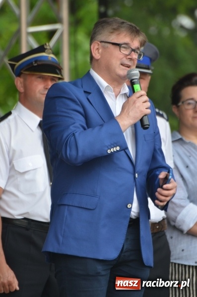 Zdjęcie w galerii na portalu naszraciborz.pl: Tańce, muzyka i VIP-y. Powiat świętował na zamku [FOTO] wiadomości z regionu