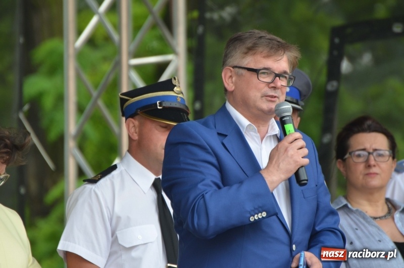 Zdjęcie w galerii na portalu naszraciborz.pl: Tańce, muzyka i VIP-y. Powiat świętował na zamku [FOTO] wiadomości z regionu