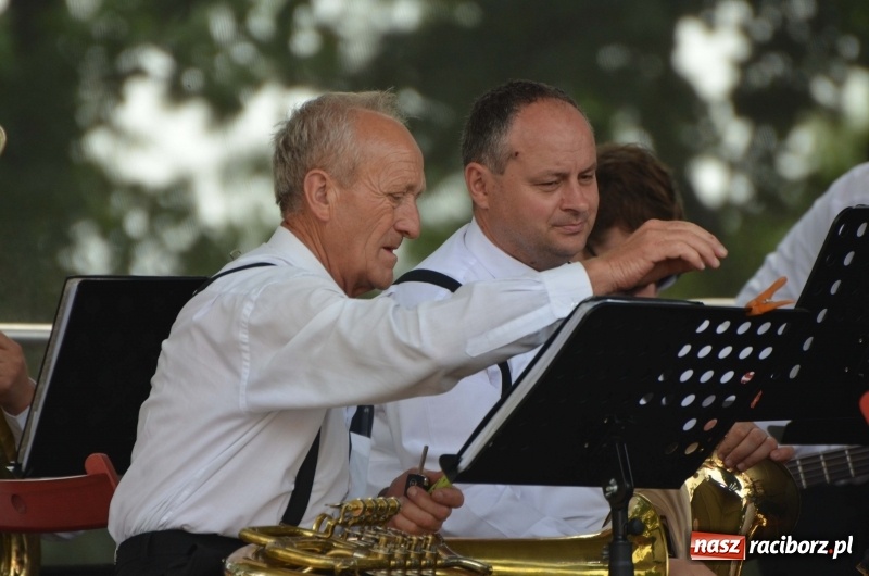 Zdjęcie w galerii na portalu naszraciborz.pl: Tańce, muzyka i VIP-y. Powiat świętował na zamku [FOTO] wiadomości z regionu