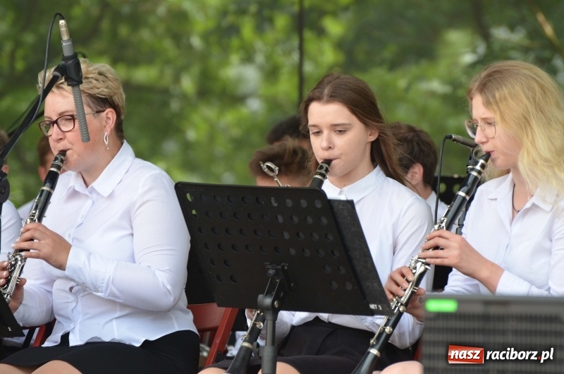Zdjęcie w galerii na portalu naszraciborz.pl: Tańce, muzyka i VIP-y. Powiat świętował na zamku [FOTO] wiadomości z regionu