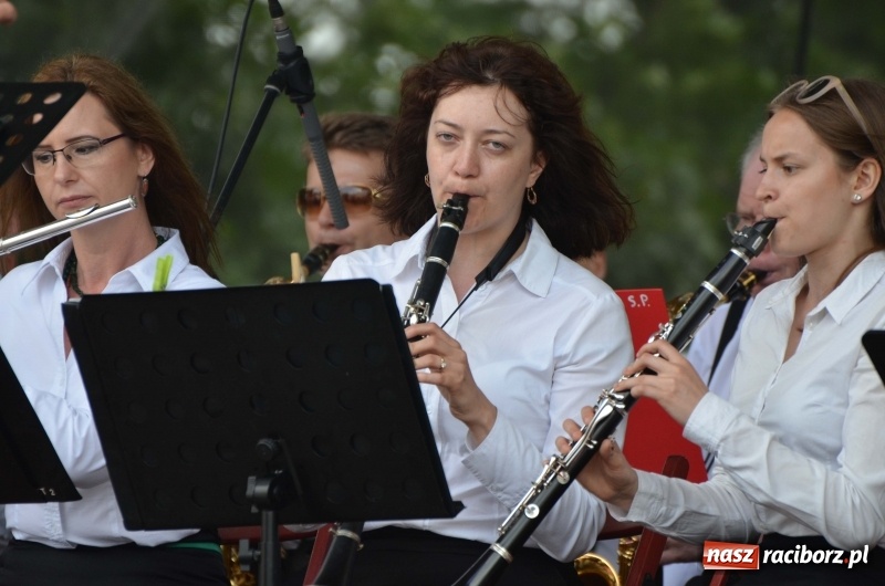 Zdjęcie w galerii na portalu naszraciborz.pl: Tańce, muzyka i VIP-y. Powiat świętował na zamku [FOTO] wiadomości z regionu