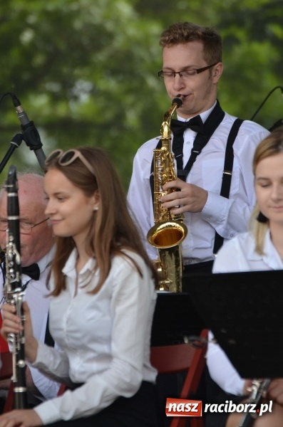 Zdjęcie w galerii na portalu naszraciborz.pl: Tańce, muzyka i VIP-y. Powiat świętował na zamku [FOTO] wiadomości z regionu
