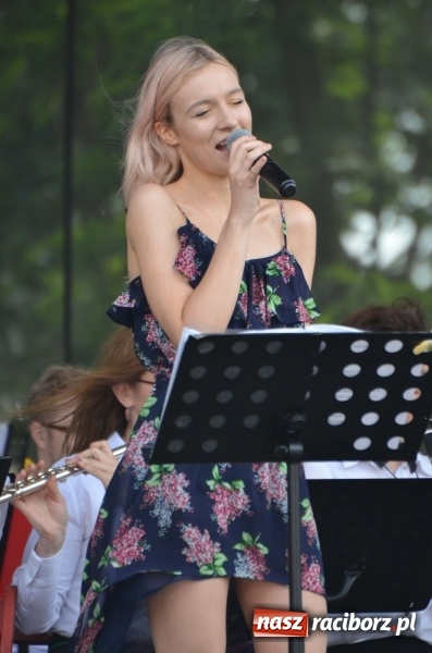 Zdjęcie w galerii na portalu naszraciborz.pl: Tańce, muzyka i VIP-y. Powiat świętował na zamku [FOTO] wiadomości z regionu