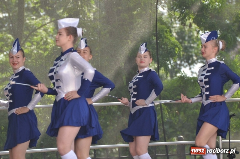 Zdjęcie w galerii na portalu naszraciborz.pl: Tańce, muzyka i VIP-y. Powiat świętował na zamku [FOTO] wiadomości z regionu