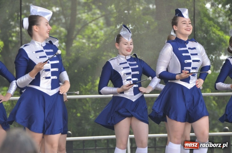 Zdjęcie w galerii na portalu naszraciborz.pl: Tańce, muzyka i VIP-y. Powiat świętował na zamku [FOTO] wiadomości z regionu