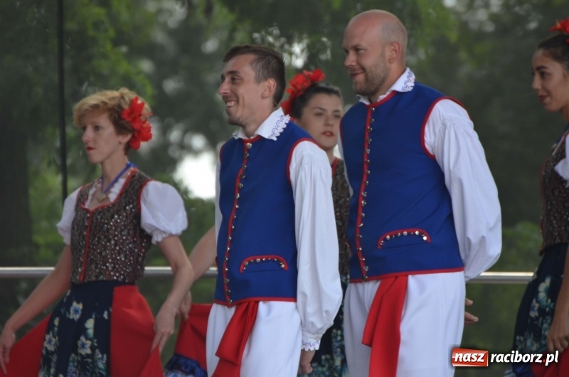 Zdjęcie w galerii na portalu naszraciborz.pl: Tańce, muzyka i VIP-y. Powiat świętował na zamku [FOTO] wiadomości z regionu