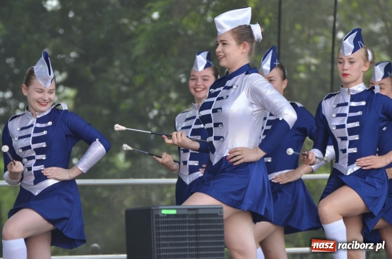 Zdjęcie w galerii na portalu naszraciborz.pl: Tańce, muzyka i VIP-y. Powiat świętował na zamku [FOTO] wiadomości z regionu