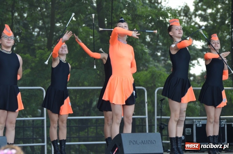 Zdjęcie w galerii na portalu naszraciborz.pl: Tańce, muzyka i VIP-y. Powiat świętował na zamku [FOTO] wiadomości z regionu