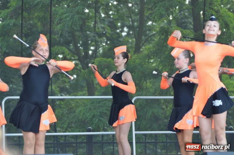 Zdjęcie w galerii na portalu naszraciborz.pl: Tańce, muzyka i VIP-y. Powiat świętował na zamku [FOTO] wiadomości z regionu