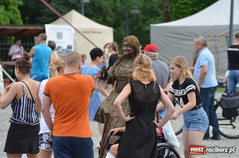 Zdjęcie w galerii na portalu naszraciborz.pl: Tańce, muzyka i VIP-y. Powiat świętował na zamku [FOTO] wiadomości z regionu