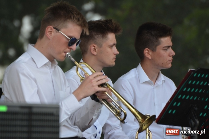 Zdjęcie w galerii na portalu naszraciborz.pl: Tańce, muzyka i VIP-y. Powiat świętował na zamku [FOTO] wiadomości z regionu