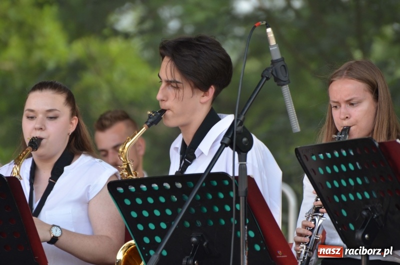 Zdjęcie w galerii na portalu naszraciborz.pl: Tańce, muzyka i VIP-y. Powiat świętował na zamku [FOTO] wiadomości z regionu