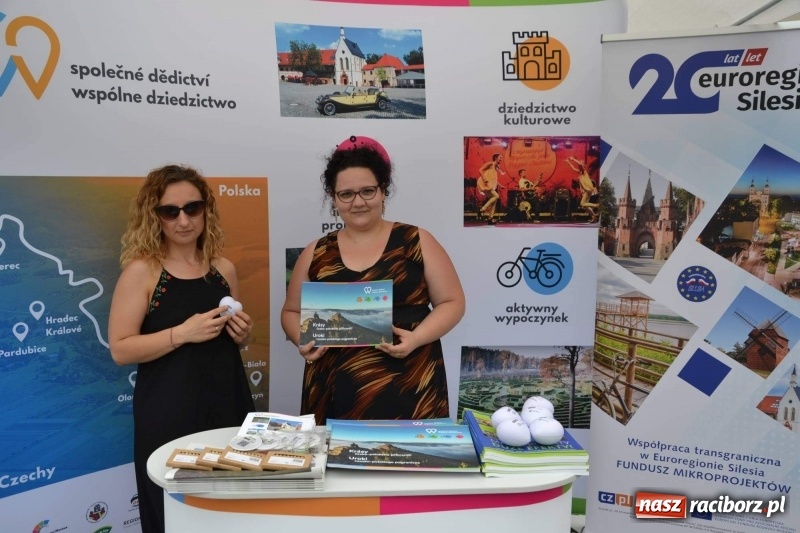 Zdjęcie w galerii na portalu naszraciborz.pl: Tańce, muzyka i VIP-y. Powiat świętował na zamku [FOTO] wiadomości z regionu