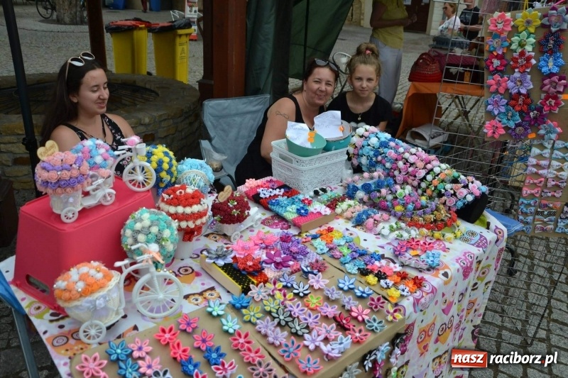 Zdjęcie w galerii na portalu naszraciborz.pl: Tańce, muzyka i VIP-y. Powiat świętował na zamku [FOTO] wiadomości z regionu
