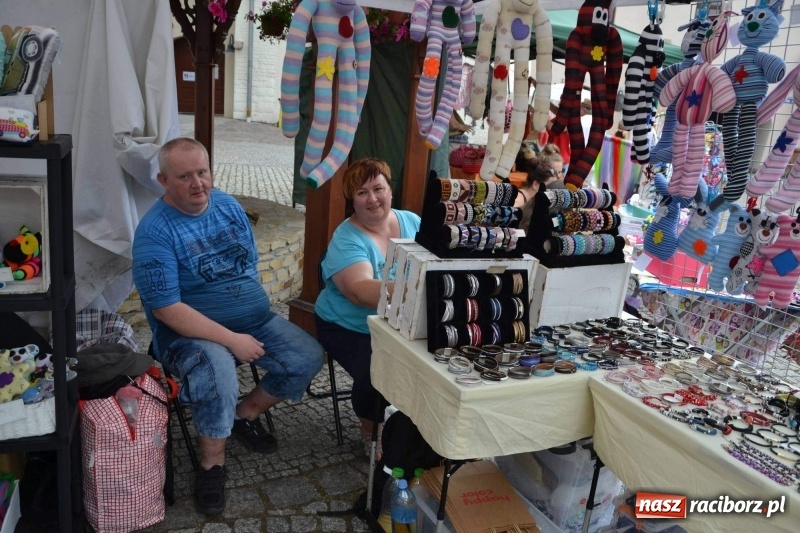 Zdjęcie w galerii na portalu naszraciborz.pl: Tańce, muzyka i VIP-y. Powiat świętował na zamku [FOTO] wiadomości z regionu