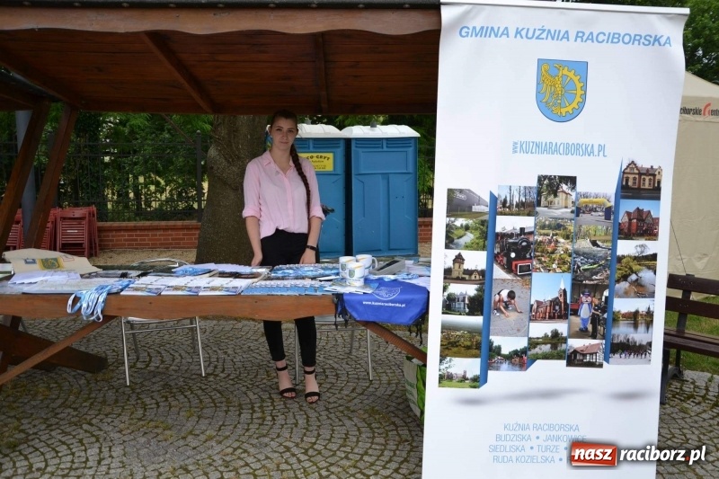 Zdjęcie w galerii na portalu naszraciborz.pl: Tańce, muzyka i VIP-y. Powiat świętował na zamku [FOTO] wiadomości z regionu