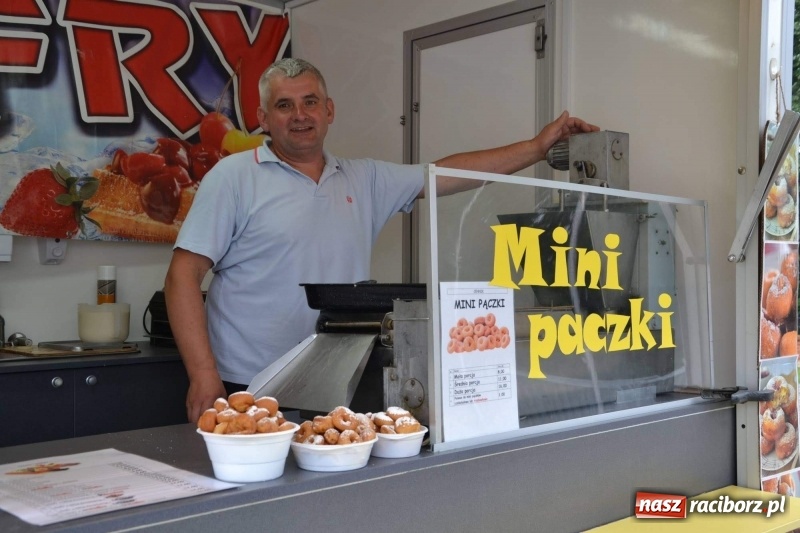 Zdjęcie w galerii na portalu naszraciborz.pl: Tańce, muzyka i VIP-y. Powiat świętował na zamku [FOTO] wiadomości z regionu