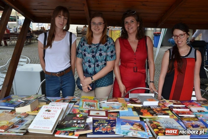 Zdjęcie w galerii na portalu naszraciborz.pl: Tańce, muzyka i VIP-y. Powiat świętował na zamku [FOTO] wiadomości z regionu