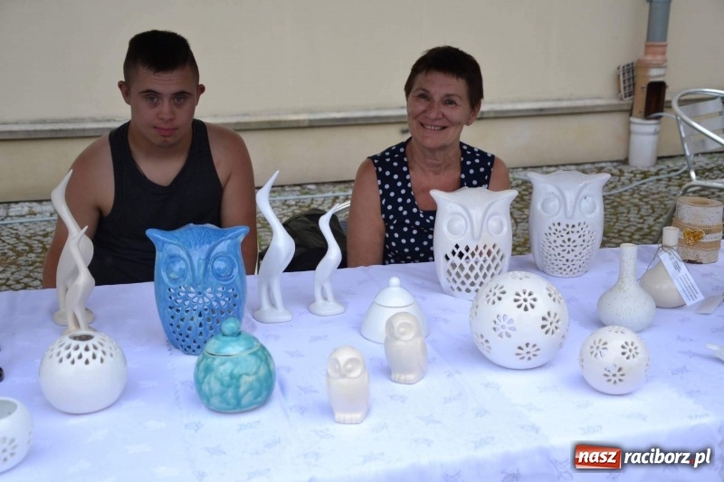 Zdjęcie w galerii na portalu naszraciborz.pl: Tańce, muzyka i VIP-y. Powiat świętował na zamku [FOTO] wiadomości z regionu