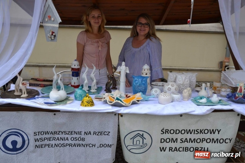 Zdjęcie w galerii na portalu naszraciborz.pl: Tańce, muzyka i VIP-y. Powiat świętował na zamku [FOTO] wiadomości z regionu