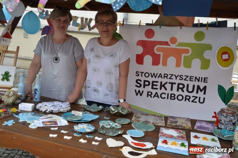 Zdjęcie w galerii na portalu naszraciborz.pl: Tańce, muzyka i VIP-y. Powiat świętował na zamku [FOTO] wiadomości z regionu