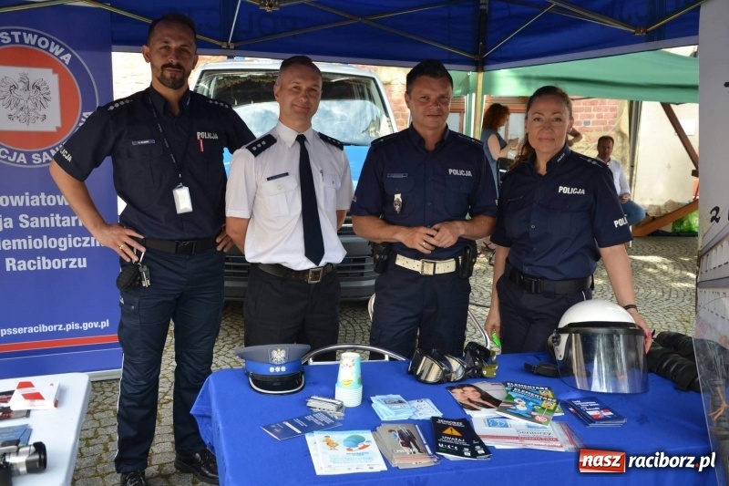Zdjęcie w galerii na portalu naszraciborz.pl: Tańce, muzyka i VIP-y. Powiat świętował na zamku [FOTO] wiadomości z regionu
