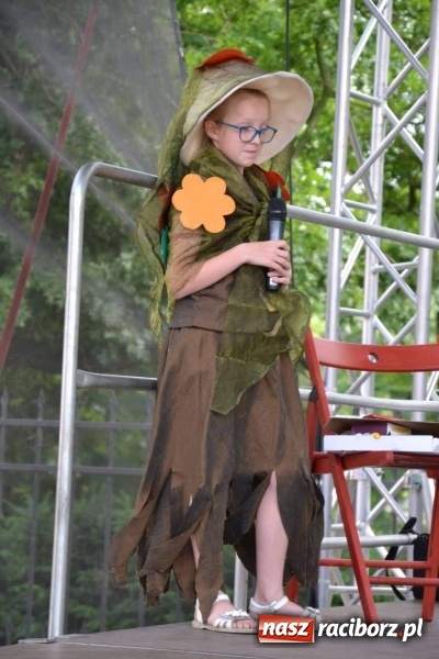 Zdjęcie w galerii na portalu naszraciborz.pl: Tańce, muzyka i VIP-y. Powiat świętował na zamku [FOTO] wiadomości z regionu