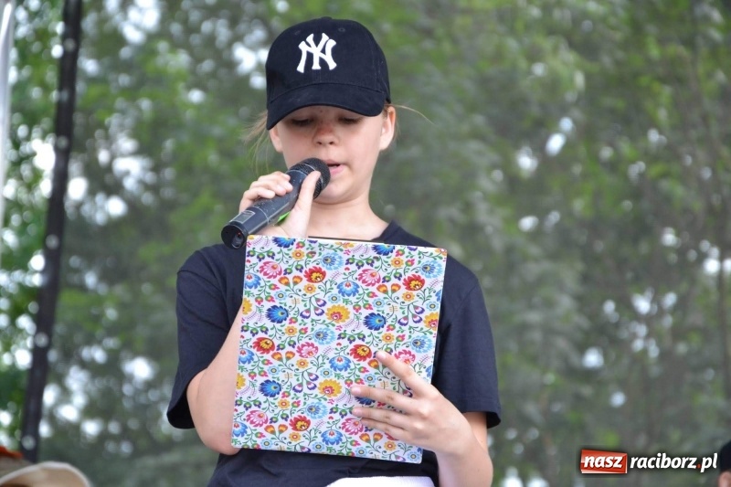 Zdjęcie w galerii na portalu naszraciborz.pl: Tańce, muzyka i VIP-y. Powiat świętował na zamku [FOTO] wiadomości z regionu