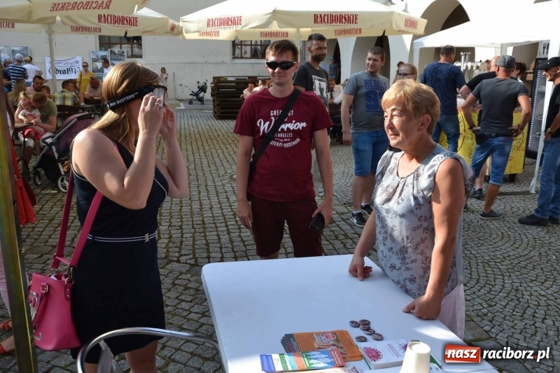 Zdjęcie w galerii na portalu naszraciborz.pl: Tańce, muzyka i VIP-y. Powiat świętował na zamku [FOTO] wiadomości z regionu
