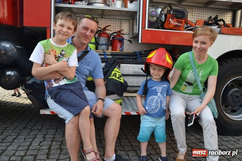 Zdjęcie w galerii na portalu naszraciborz.pl: Tańce, muzyka i VIP-y. Powiat świętował na zamku [FOTO] wiadomości z regionu