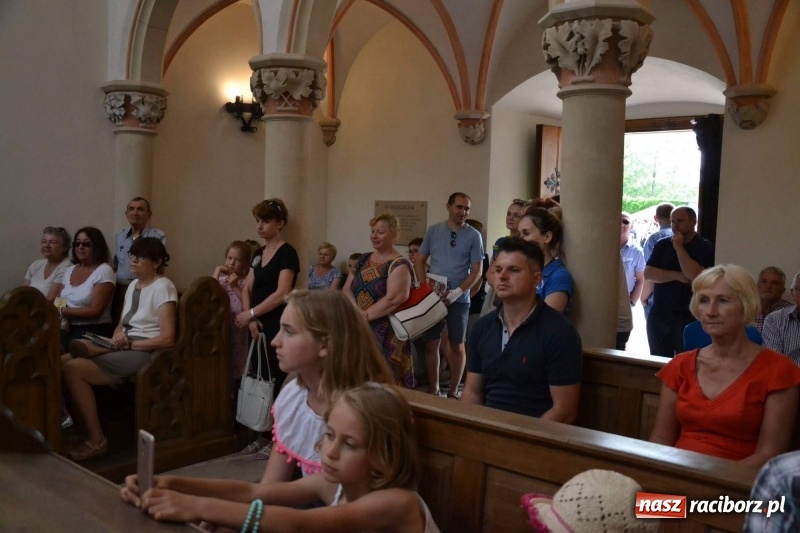 Zdjęcie w galerii na portalu naszraciborz.pl: Tańce, muzyka i VIP-y. Powiat świętował na zamku [FOTO] wiadomości z regionu