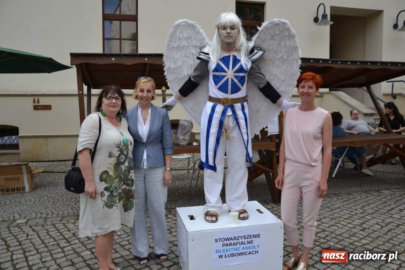 Zdjęcie w galerii na portalu naszraciborz.pl: Tańce, muzyka i VIP-y. Powiat świętował na zamku [FOTO] wiadomości z regionu