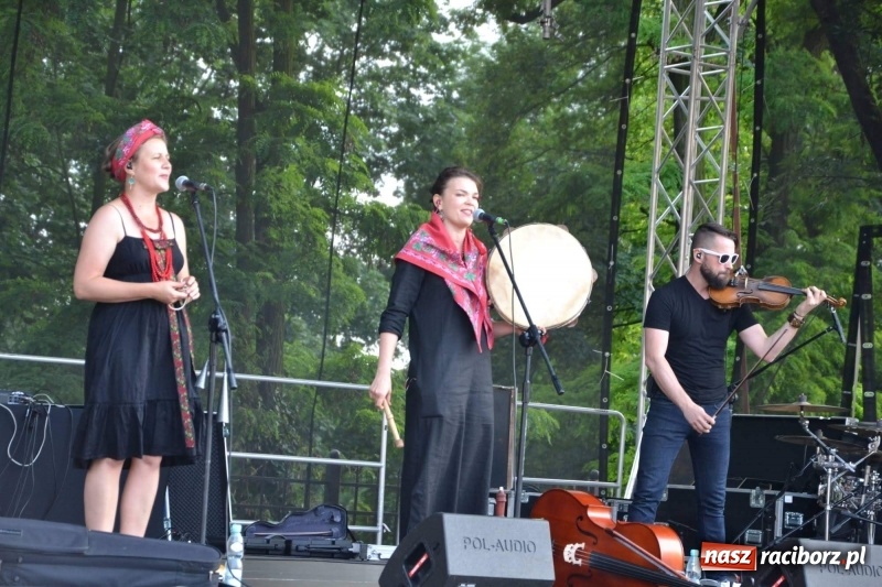 Zdjęcie w galerii na portalu naszraciborz.pl: Tańce, muzyka i VIP-y. Powiat świętował na zamku [FOTO] wiadomości z regionu