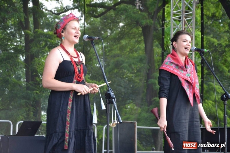 Zdjęcie w galerii na portalu naszraciborz.pl: Tańce, muzyka i VIP-y. Powiat świętował na zamku [FOTO] wiadomości z regionu